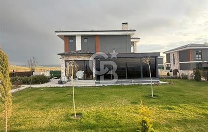 CB PREMIUM'DAN KAYI MAHALLESİ'NDE FULL EŞYALI YAPILI 4+1 VİLLA