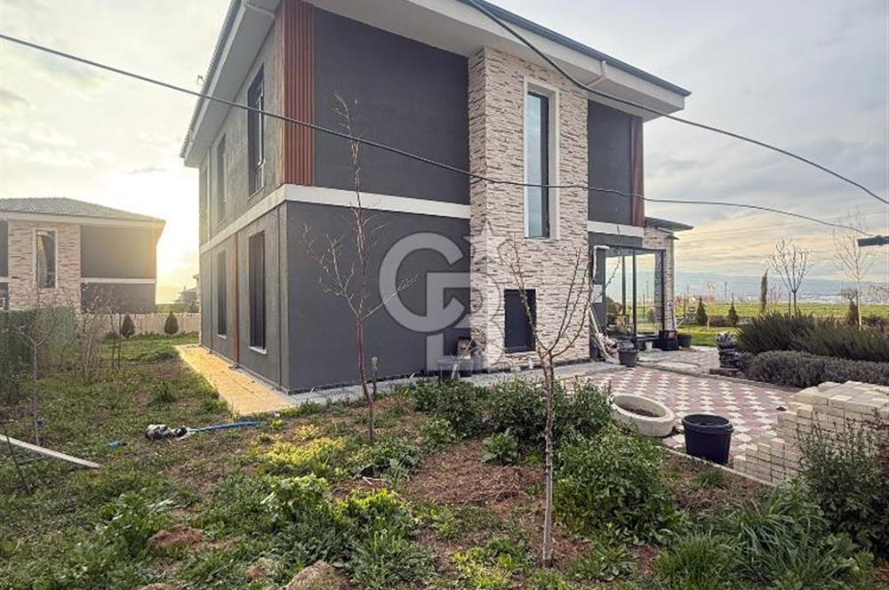 CB PREMIUM'DAN KAYI MAHALLESİ'NDE FULL EŞYALI YAPILI 4+1 VİLLA