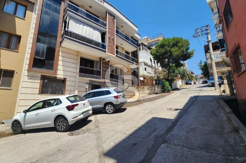 BAYRAKLI EMEK MAHALLESİNDE EBEVEYN BANYOLU KİRALIK 2+1 DAİRE