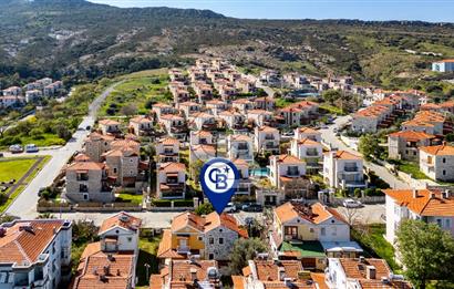 Foça Atatürk Mah. Site İçerisinde Satılık 3+1 Dubleks Taş Villa
