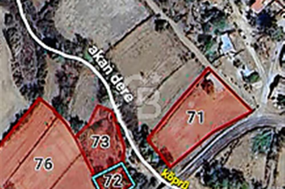 Bayramiç/Nebiler'de 220m²(142m²imarda) köy içi parsel.