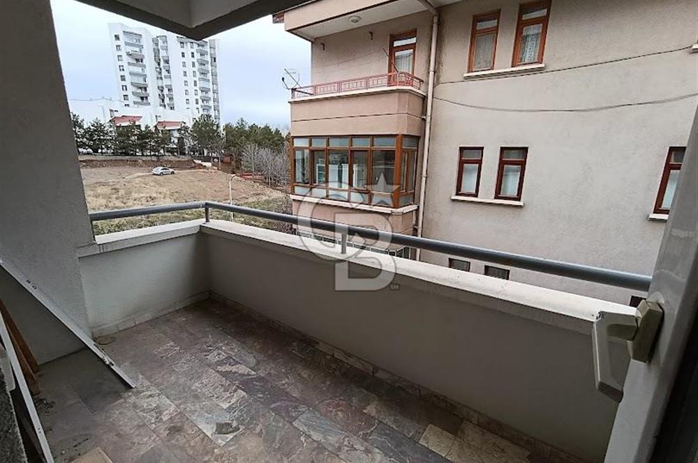 SANCAK CADDE ÜZERİ ASANSÖRLÜ LÜKS YAPILI 4+1 KİRALIK DAİRE