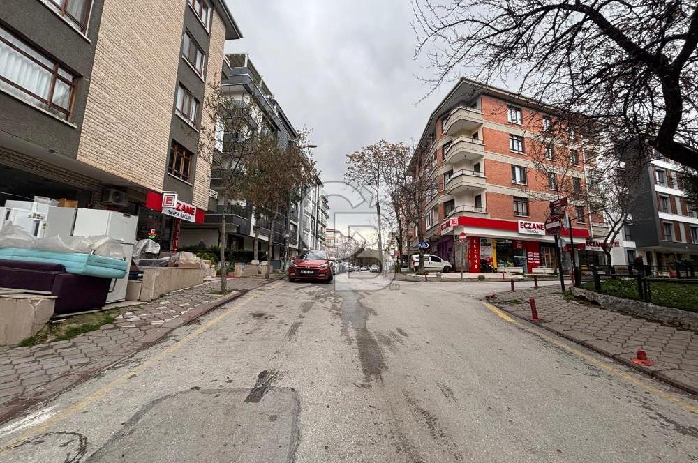 Anıttepe'de Satılık 2+1 Daire - Merkezi Konum, Otoparklı