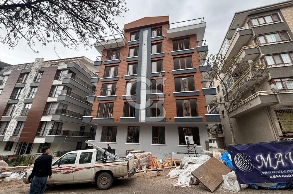 Anıttepe'de Satılık 2+1 Daire - Merkezi Konum, Otoparklı