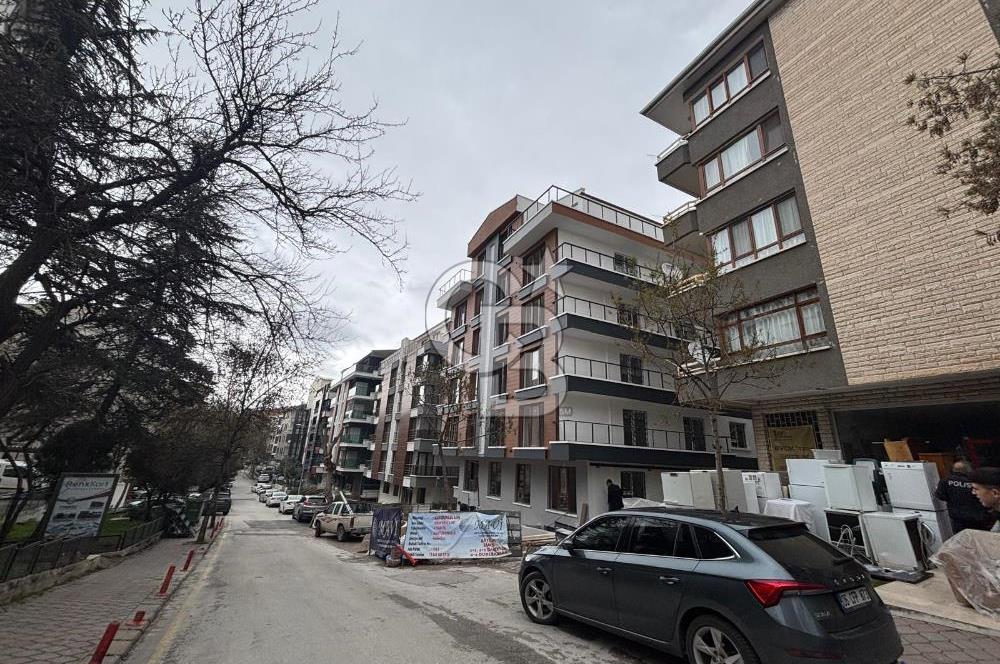 Anıttepe'de Satılık 2+1 Daire - Merkezi Konum, Otoparklı