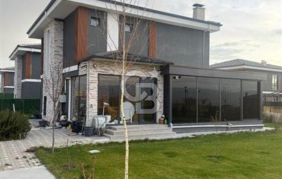 CB PREMIUM'DAN KAYI MAHALLESİ'NDE FULL EŞYALI YAPILI 4+1 VİLLA