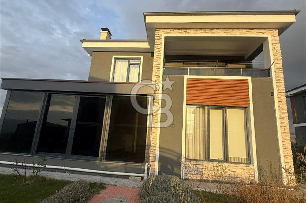 CB PREMIUM'DAN KAYI MAHALLESİ'NDE FULL EŞYALI YAPILI 4+1 VİLLA