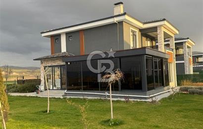 CB PREMIUM'DAN KAYI MAHALLESİ'NDE FULL EŞYALI YAPILI 4+1 VİLLA