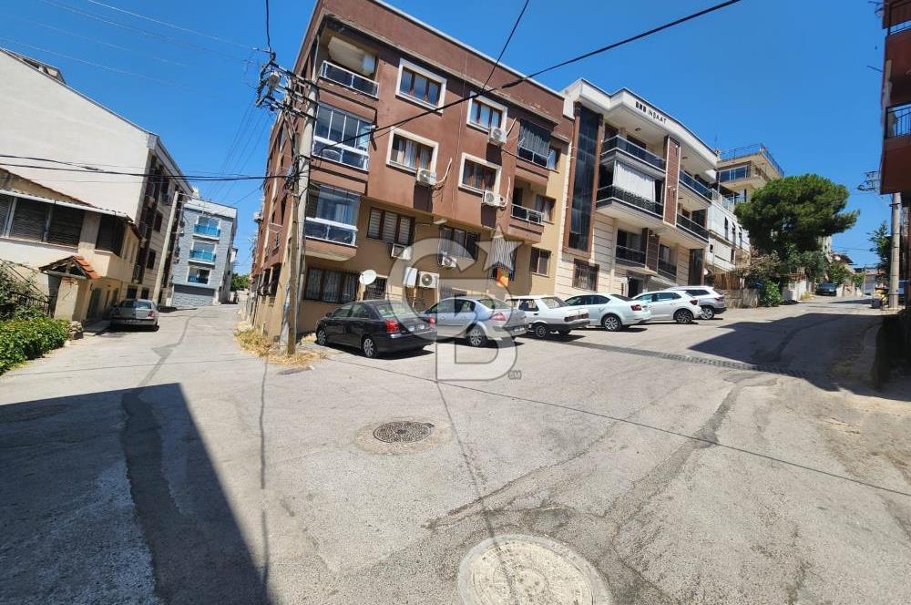 BAYRAKLI EMEK MAHALLESİNDE EBEVEYN BANYOLU KİRALIK 2+1 DAİRE