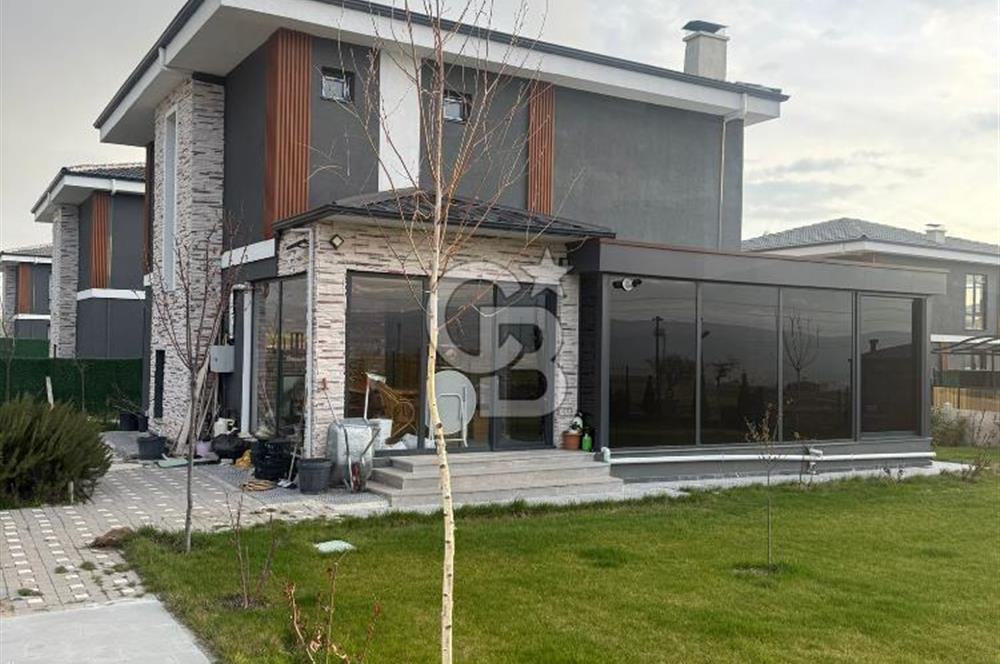 CB PREMIUM'DAN KAYI MAHALLESİ'NDE FULL EŞYALI YAPILI 4+1 VİLLA