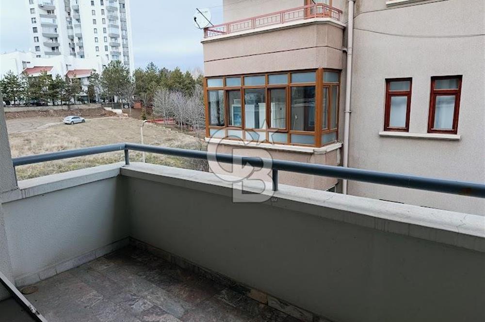SANCAK CADDE ÜZERİ ASANSÖRLÜ LÜKS YAPILI 4+1 KİRALIK DAİRE