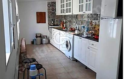 Kuşadasının Kalbi Camiatikte, Tarih Ev