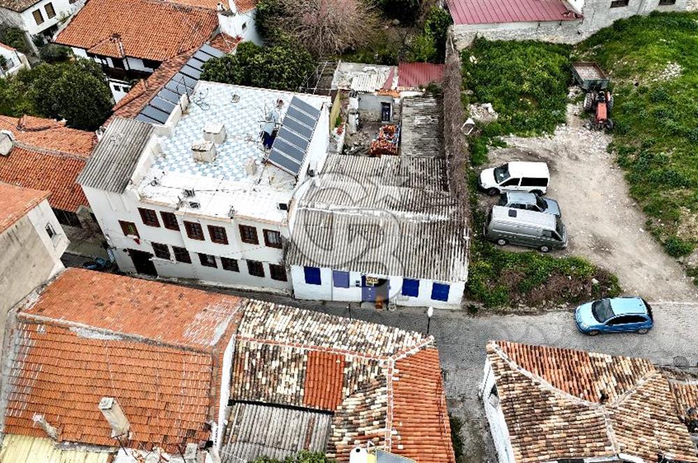 Kuşadasının Kalbi Camiatikte, Tarih Ev