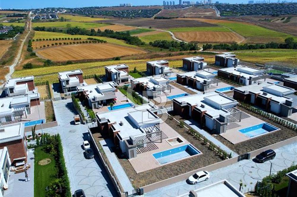 BÜYÜKÇEKMECE KARAAĞAÇ SATILIK VİLLA