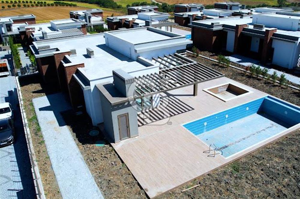 BÜYÜKÇEKMECE KARAAĞAÇ SATILIK VİLLA