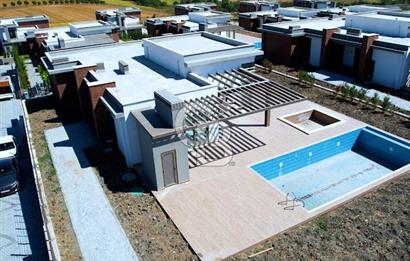 BÜYÜKÇEKMECE KARAAĞAÇ SATILIK VİLLA