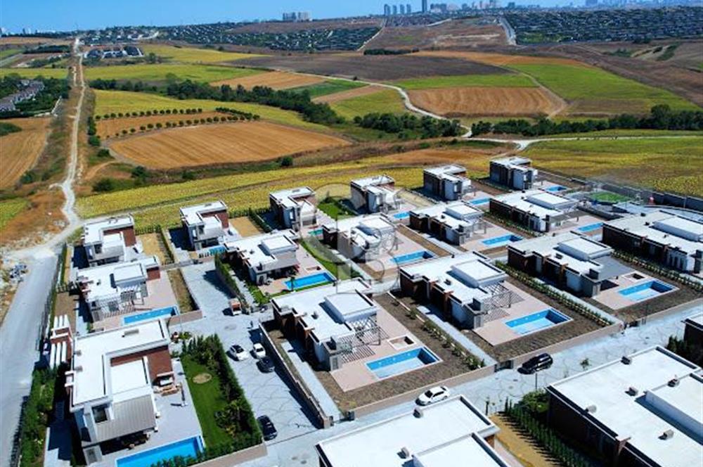 BÜYÜKÇEKMECE KARAAĞAÇ SATILIK VİLLA