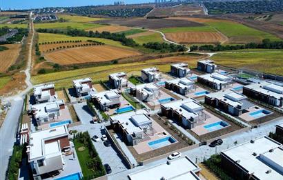 BÜYÜKÇEKMECE KARAAĞAÇ SATILIK VİLLA