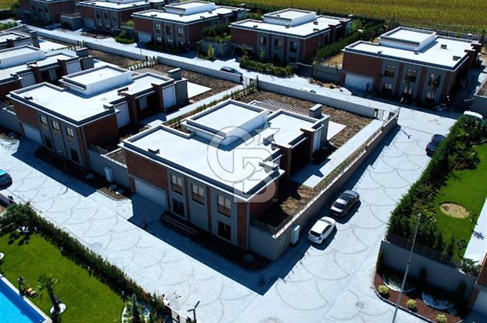 BÜYÜKÇEKMECE KARAAĞAÇ SATILIK VİLLA