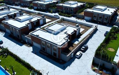 BÜYÜKÇEKMECE KARAAĞAÇ SATILIK VİLLA