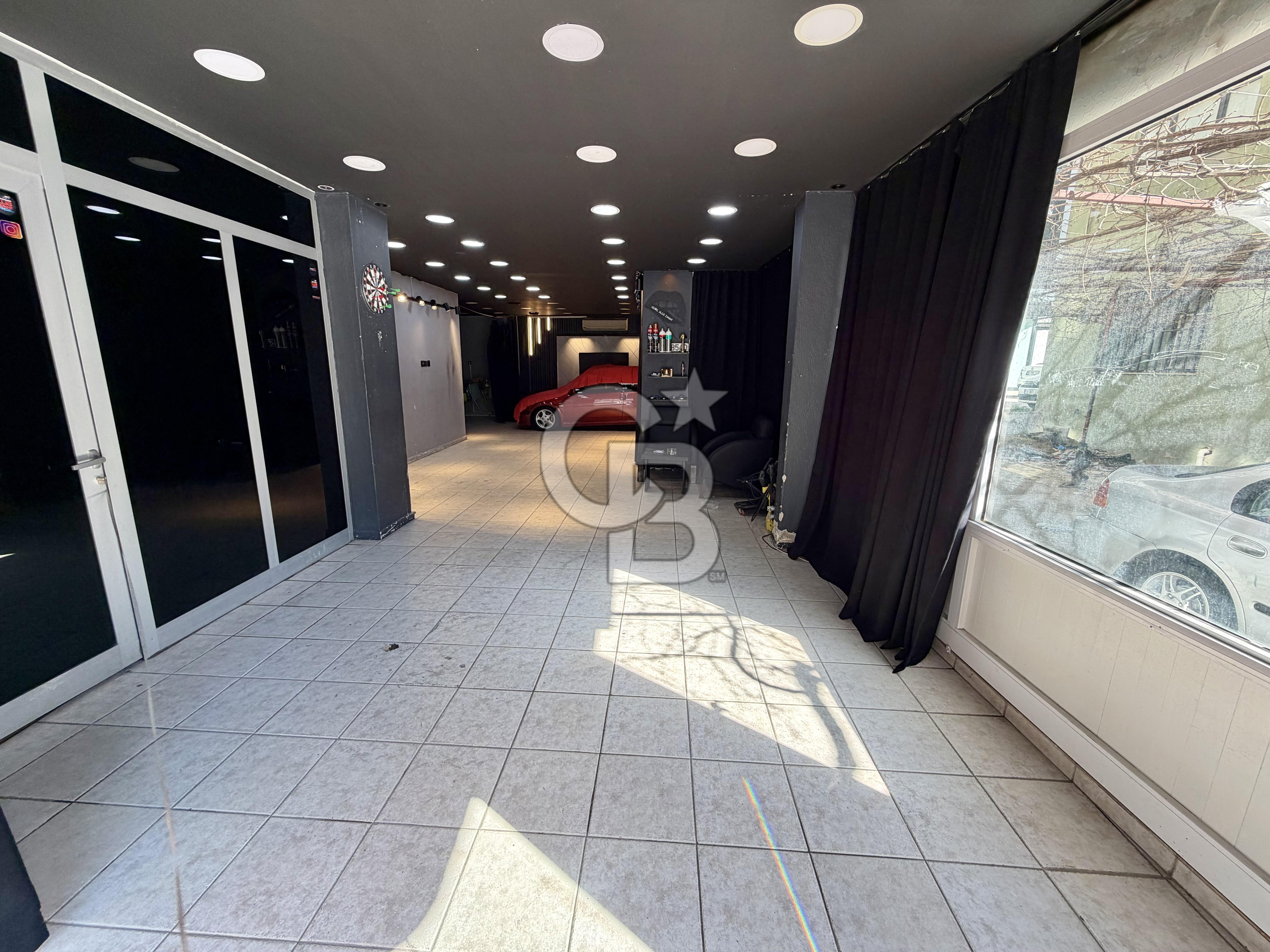 BORNOVA YEŞİLOVA'DA İŞLEK KONUMDA SATILIK DÜKKAN