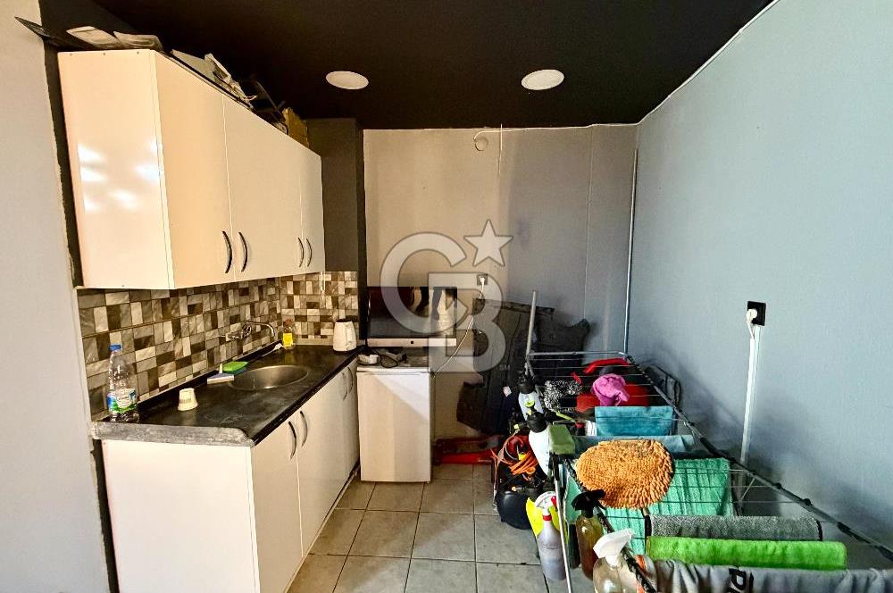 BORNOVA YEŞİLOVA'DA İŞLEK KONUMDA SATILIK DÜKKAN