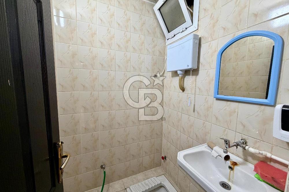 BORNOVA YEŞİLOVA'DA İŞLEK KONUMDA SATILIK DÜKKAN