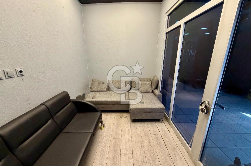 BORNOVA YEŞİLOVA'DA İŞLEK KONUMDA SATILIK DÜKKAN