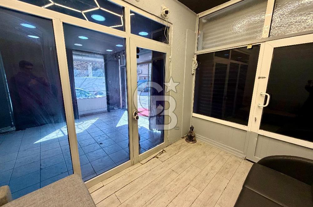 BORNOVA YEŞİLOVA'DA İŞLEK KONUMDA SATILIK DÜKKAN