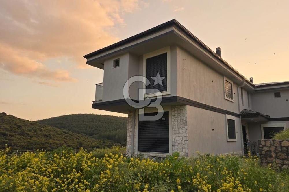 URLA ÖZBEKTE KAPANMAZ MANZARALI SIFIR VİLLA