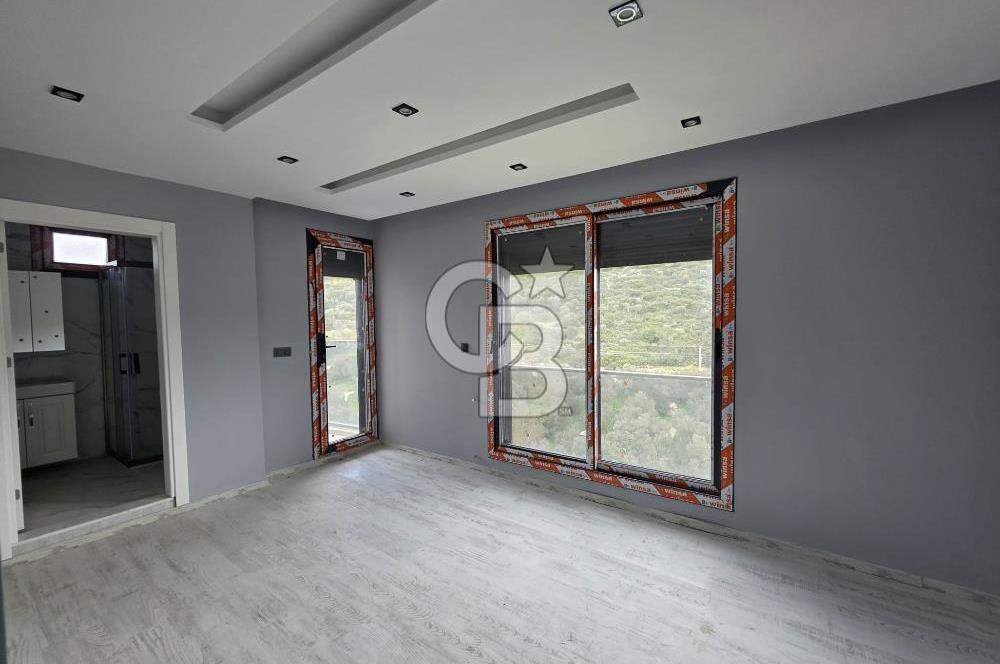 URLA ÖZBEKTE KAPANMAZ MANZARALI SIFIR VİLLA