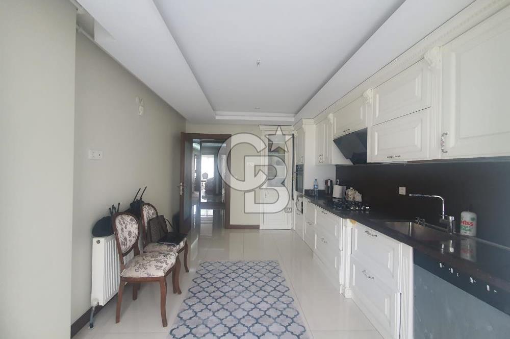 Aydınlıkevler'de Satılık 3+1 Daire, 130m², Ebeveyn Banyolu