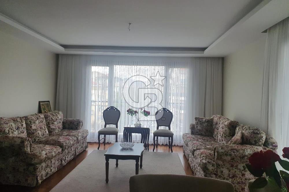 Aydınlıkevler'de Satılık 3+1 Daire, 130m², Ebeveyn Banyolu