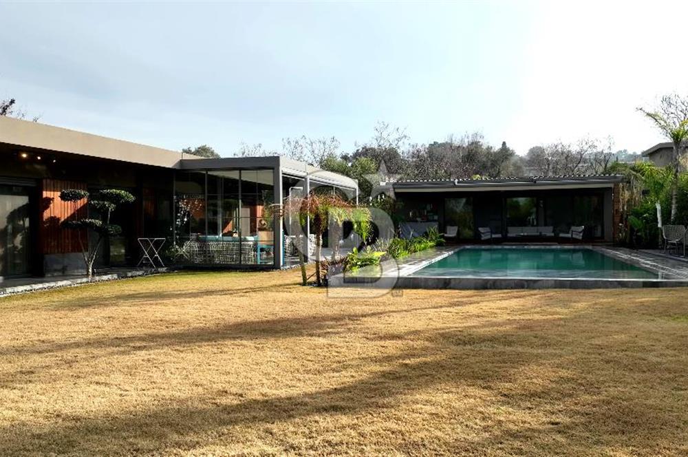Kekliktepe Vitae Sitesi Yatay Mimari 6+1 Isıtmalı Havuzlu Villa