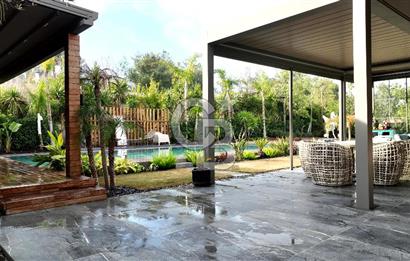 Kekliktepe Vitae Sitesi Yatay Mimari 6+1 Isıtmalı Havuzlu Villa