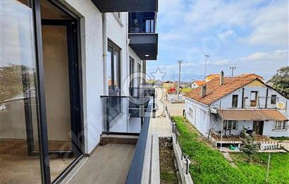 Başiskele Tınaztepede Geniş 3+1 3 Balkon Asansörlü