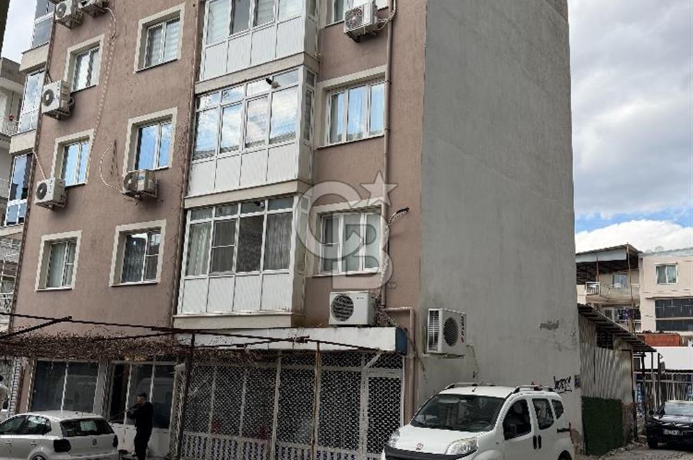 İZMİR BORNOVA YEŞİLOVA' DA SATILIK ARA KAT FERAH 3+1 DAİRE