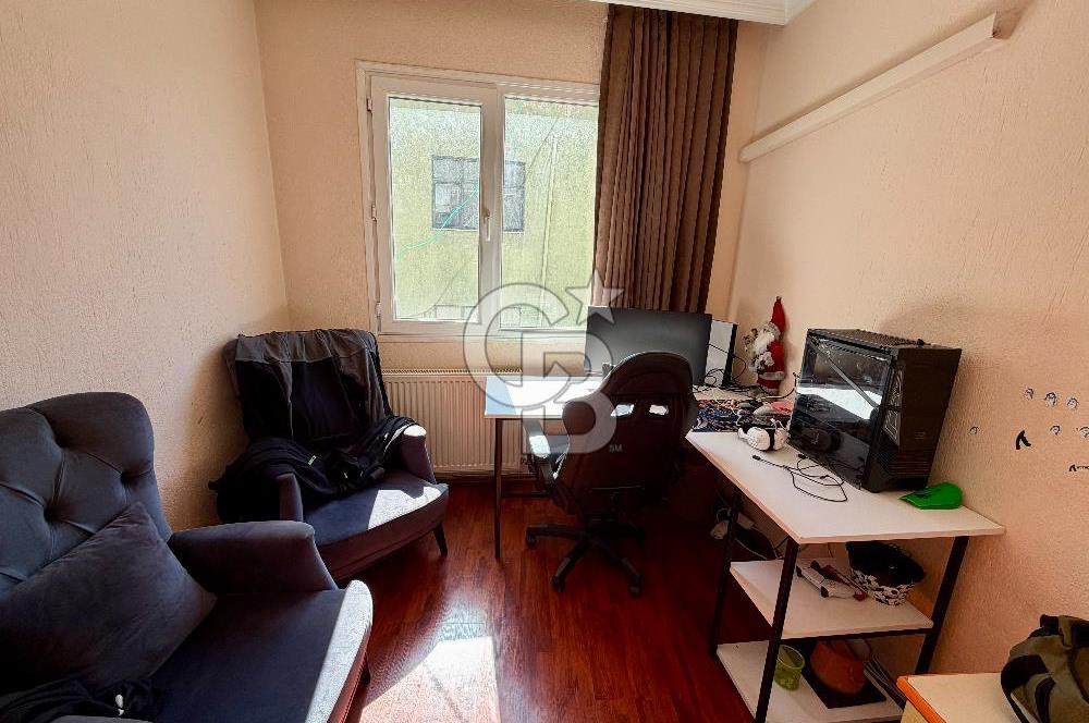 İZMİR BORNOVA YEŞİLOVA' DA SATILIK ARA KAT FERAH 3+1 DAİRE