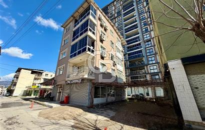 İZMİR BORNOVA YEŞİLOVA' DA SATILIK ARA KAT FERAH 3+1 DAİRE