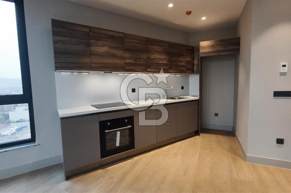 Evora İzmir'de Deniz Manzaralı 1+1 Kiralık Ofis/Daire