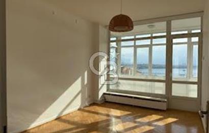 CİHANGİR MERKEZDE DENİZ MANZARALI BALKONLU KİRALIK GENİŞ DAİRE