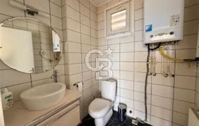 CİHANGİR MERKEZDE DENİZ MANZARALI BALKONLU KİRALIK GENİŞ DAİRE