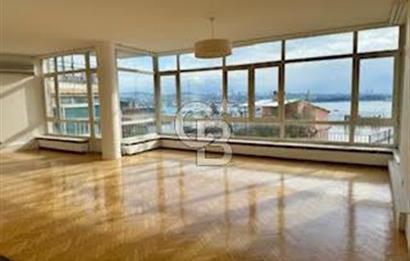 CİHANGİR MERKEZDE DENİZ MANZARALI BALKONLU KİRALIK GENİŞ DAİRE