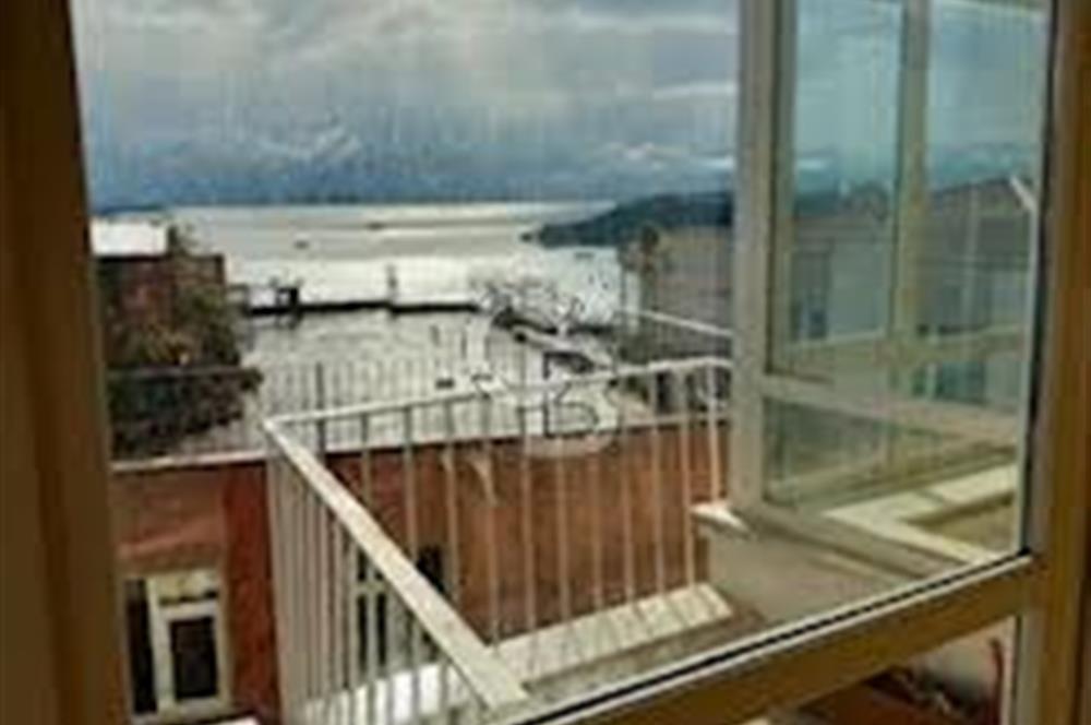 CİHANGİR MERKEZDE DENİZ MANZARALI BALKONLU KİRALIK GENİŞ DAİRE