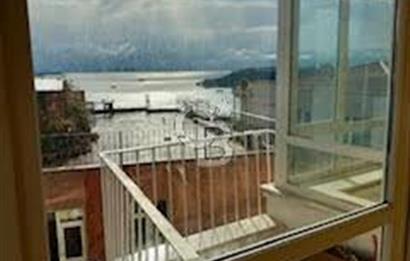 CİHANGİR MERKEZDE DENİZ MANZARALI BALKONLU KİRALIK GENİŞ DAİRE