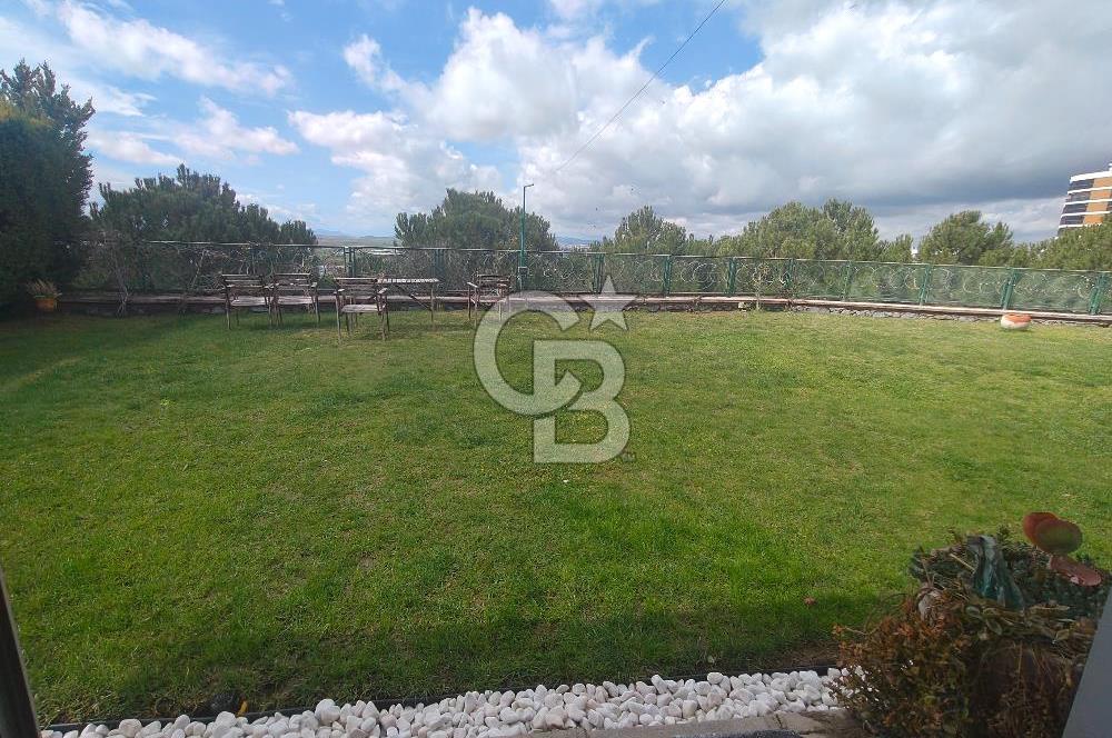 İZMİR ULUKENT YAMAÇ EVLER VİLLA SİTESİNDE SATILIK 4+1 VİLLA