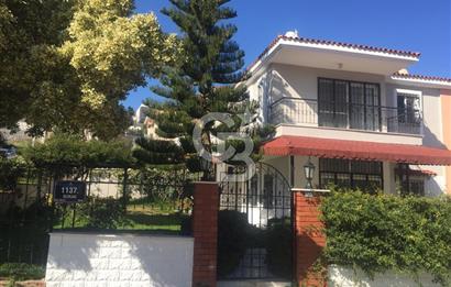 ÇEŞME'DE DENİZE YÜRÜME MESAFESİNDE SATILIK VİLLA 