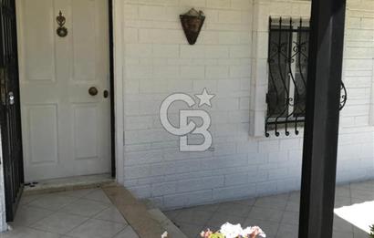 ÇEŞME'DE DENİZE YÜRÜME MESAFESİNDE SATILIK VİLLA 