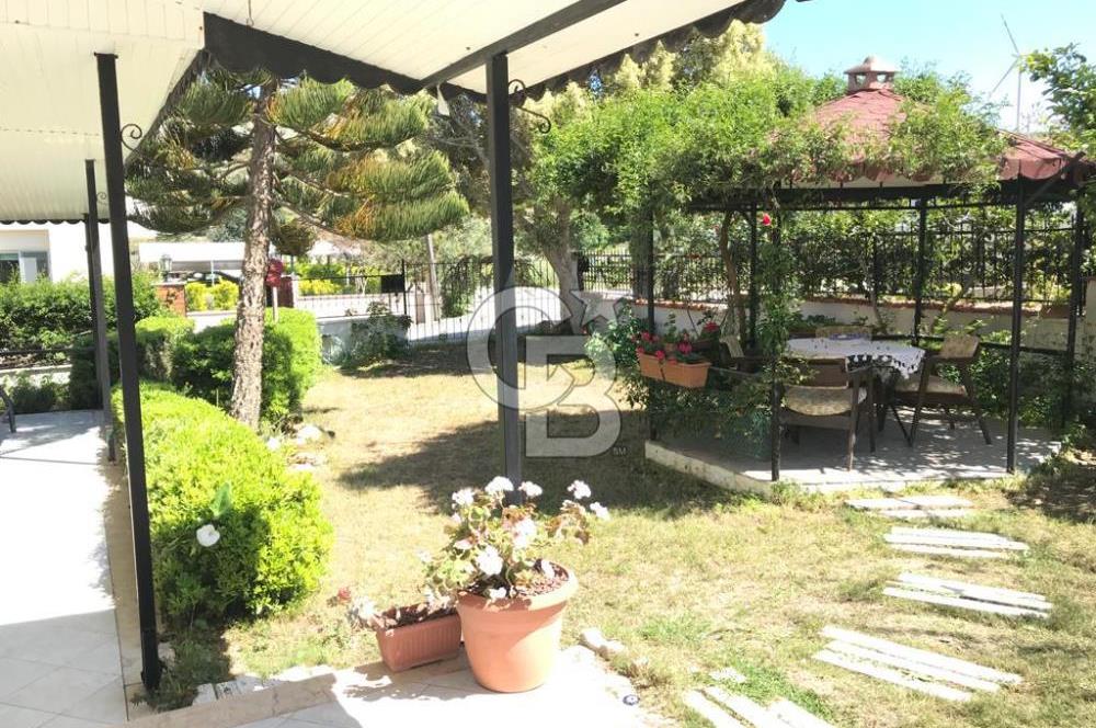 ÇEŞME'DE DENİZE YÜRÜME MESAFESİNDE SATILIK VİLLA 