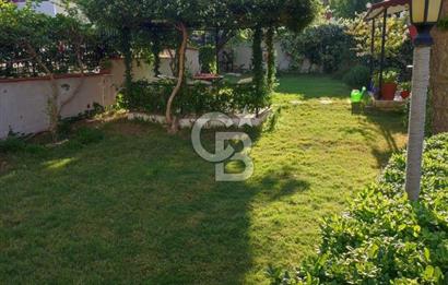 ÇEŞME'DE DENİZE YÜRÜME MESAFESİNDE SATILIK VİLLA 